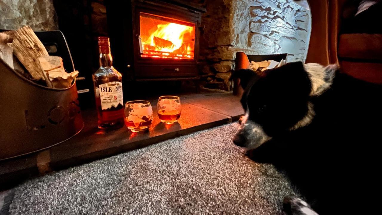 Carnmhor, Isle Of Skye - Stunning 242 Year Old Cottage On Its Own Sea Shore! Breakish Ngoại thất bức ảnh