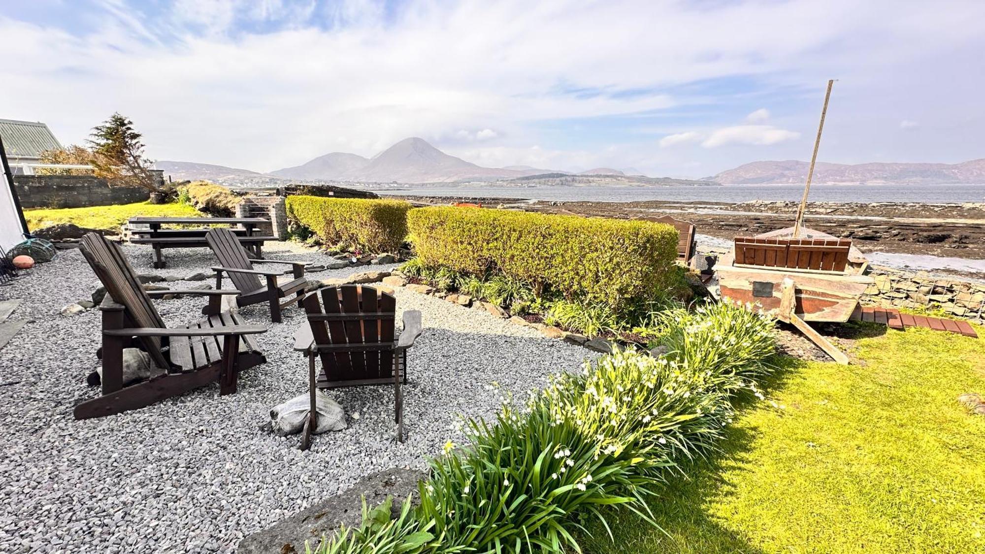 Carnmhor, Isle Of Skye - Stunning 242 Year Old Cottage On Its Own Sea Shore! Breakish Ngoại thất bức ảnh