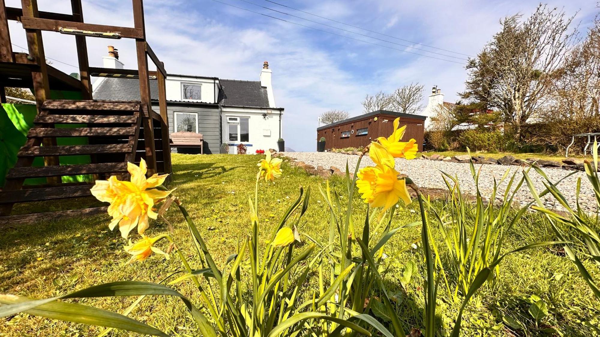 Carnmhor, Isle Of Skye - Stunning 242 Year Old Cottage On Its Own Sea Shore! Breakish Ngoại thất bức ảnh