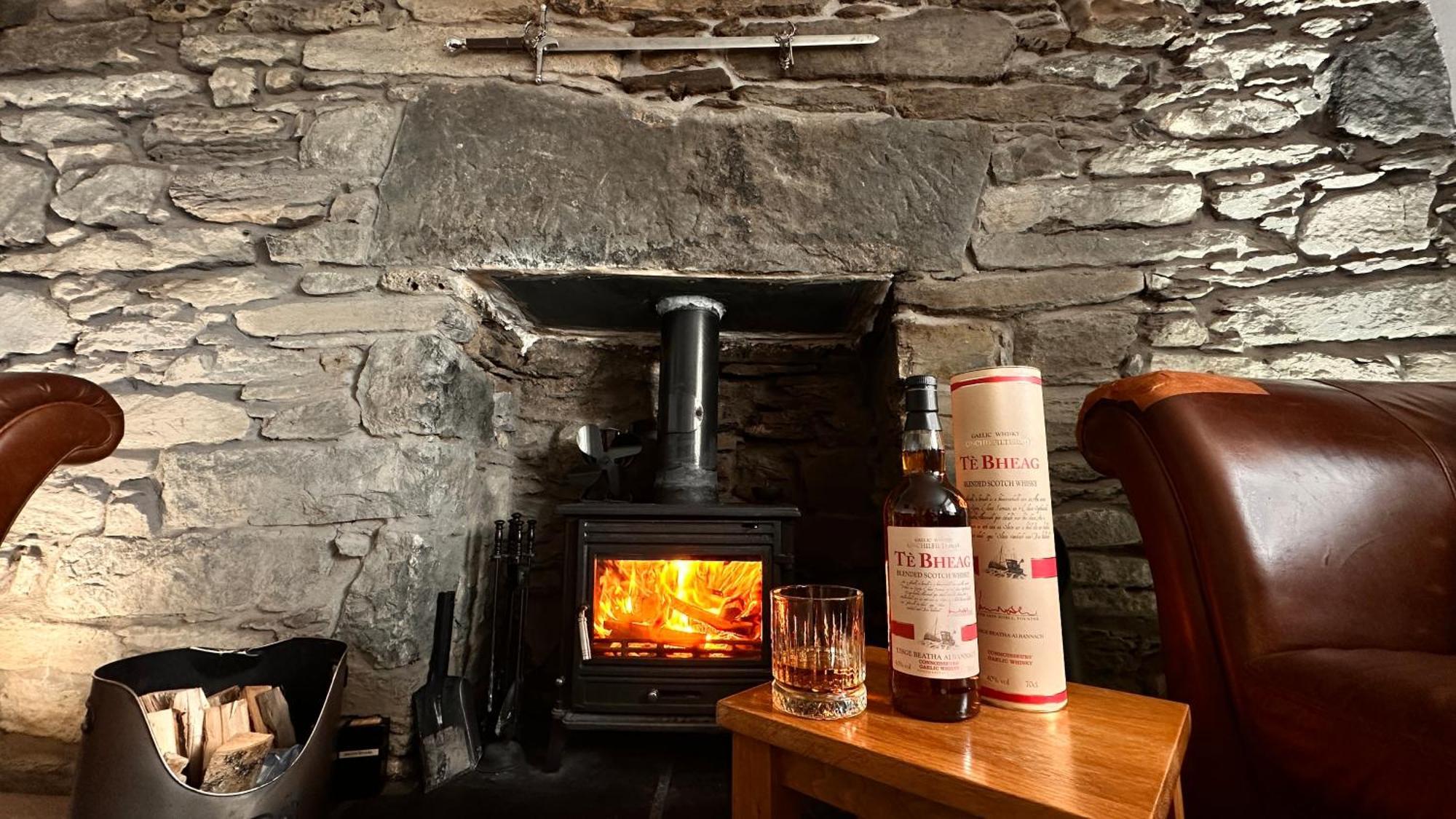 Carnmhor, Isle Of Skye - Stunning 242 Year Old Cottage On Its Own Sea Shore! Breakish Ngoại thất bức ảnh